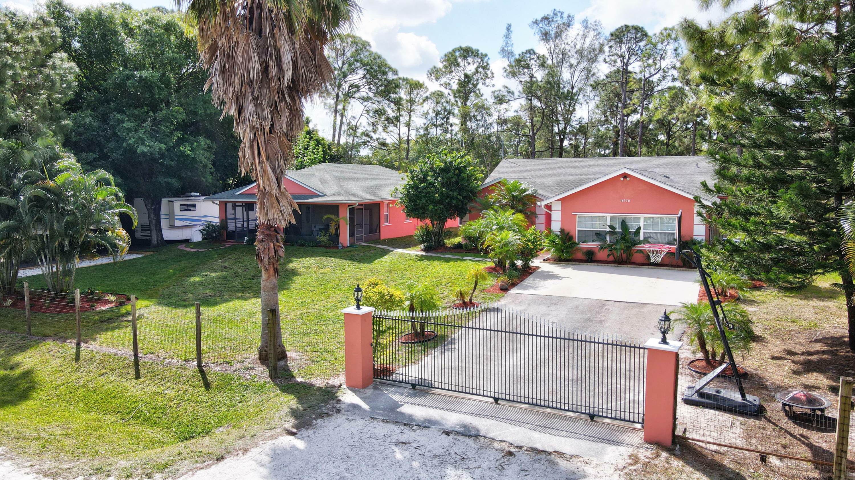 Property Photo:  16930 W Cornwall Drive  FL 33470 