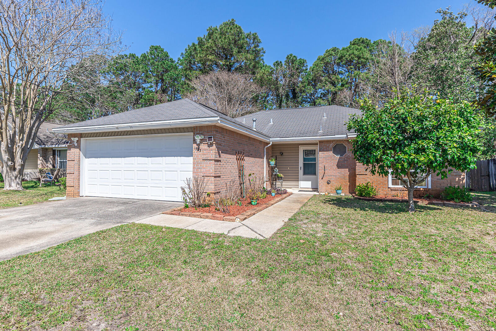 Property Photo: 1533 Valparaiso Boulevard FL 32578