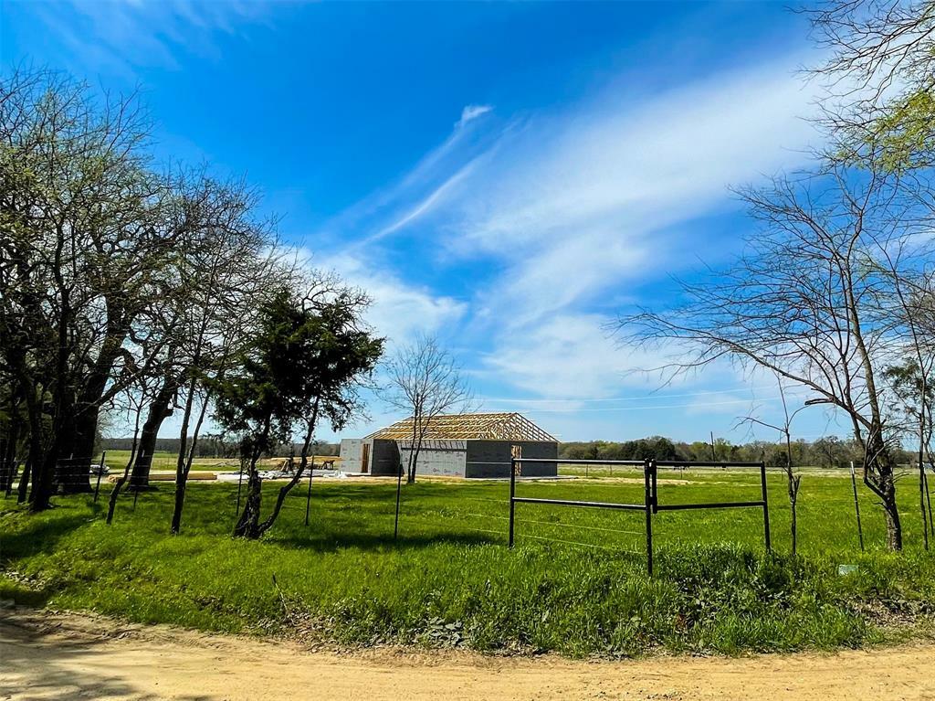 Property Photo:  1644 County Road 1136  TX 75433 