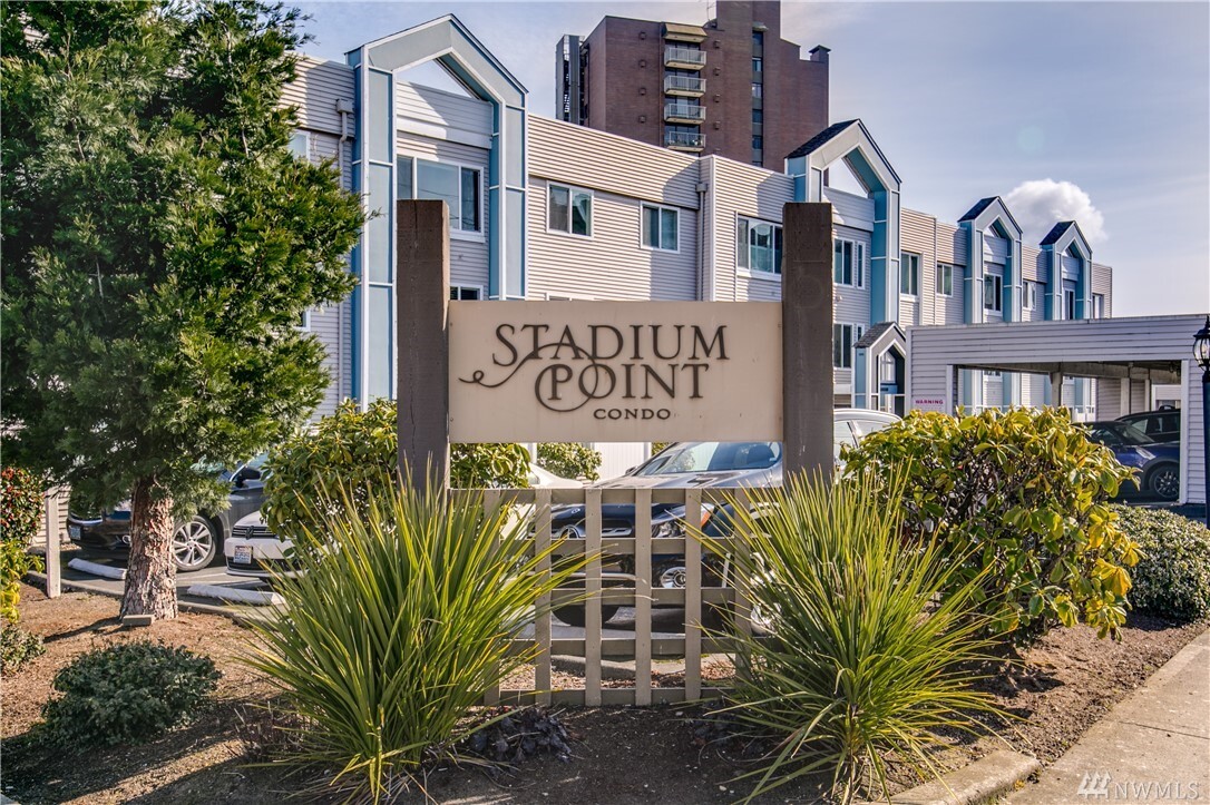 Property Photo: 25 N Broadway 206 WA 98403