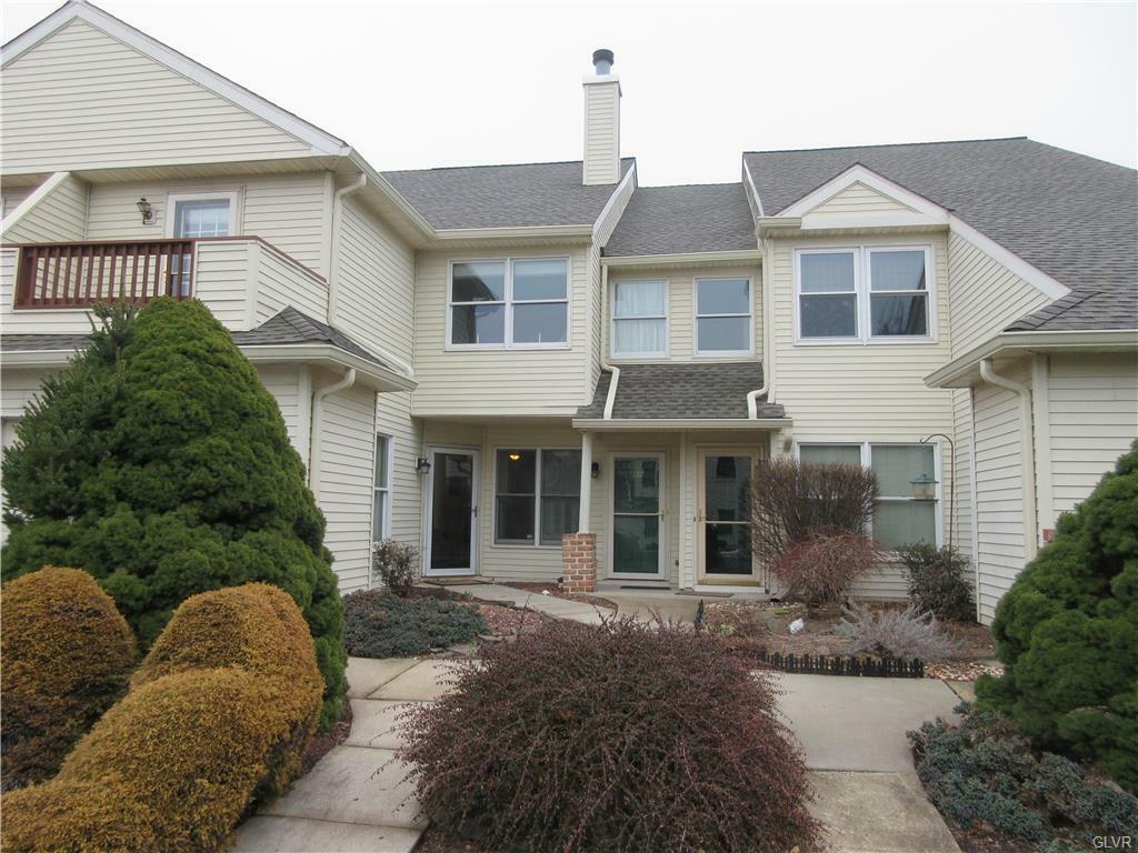 Property Photo:  124 Lindfield Circle  PA 18062 