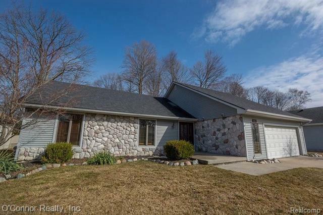 Property Photo: 640 Victorian Woods Court MI 48040