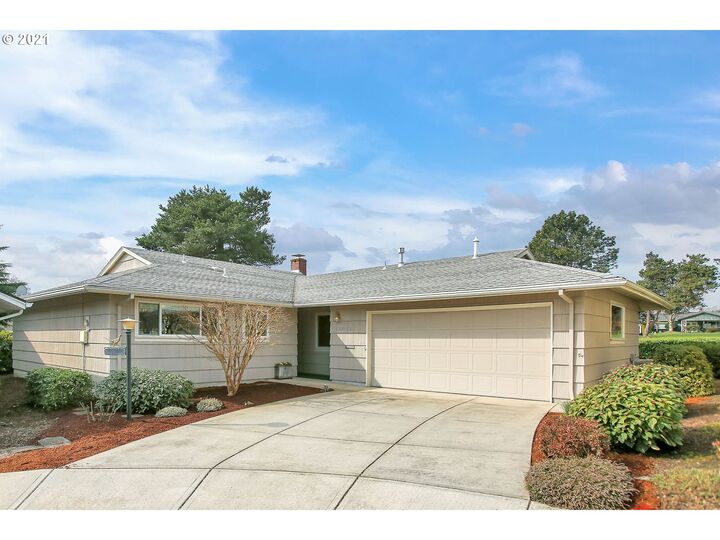 16085 SW Queen Victoria Pl  King City OR 97224 photo