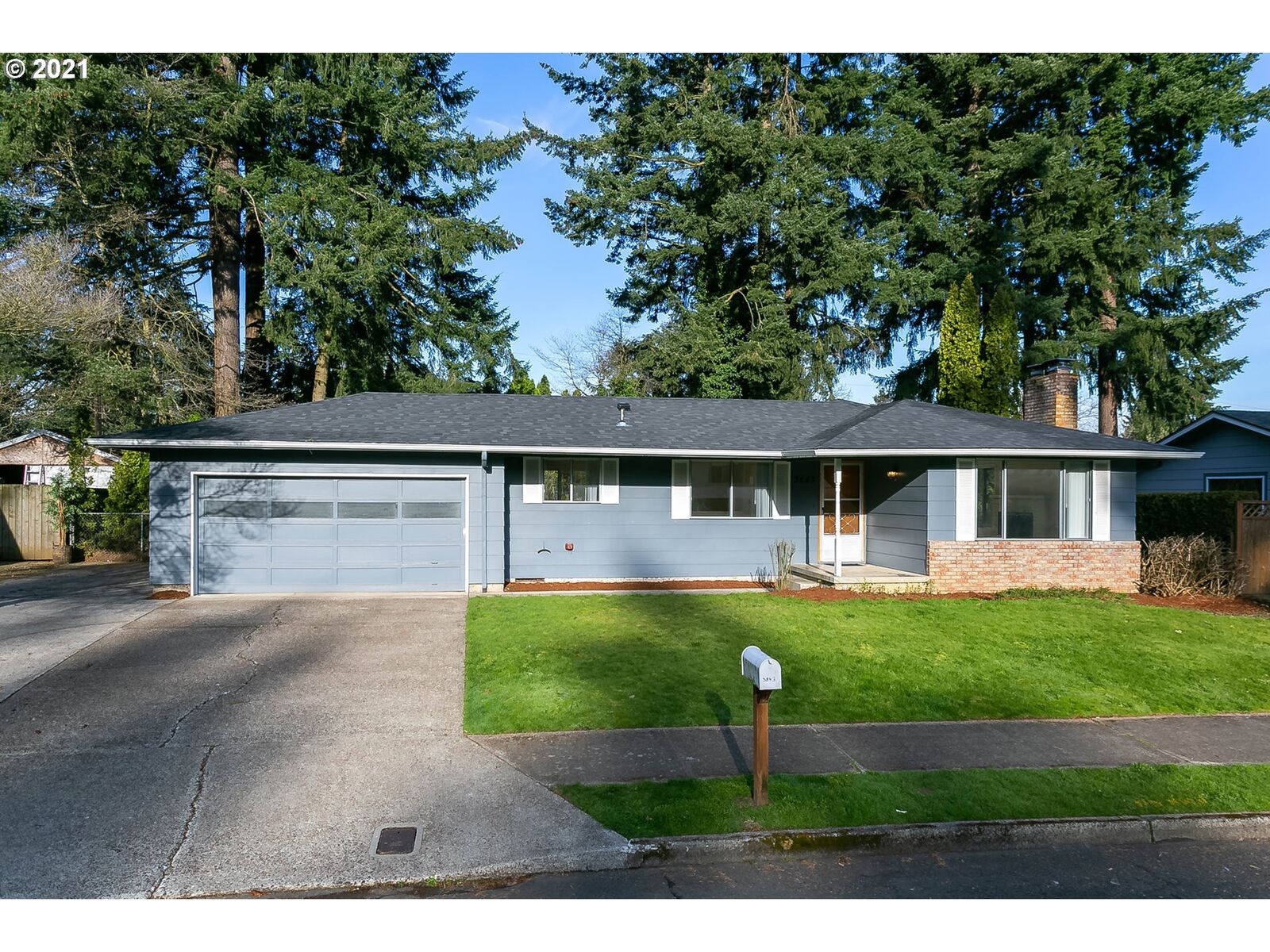 Property Photo: 3843 SE 151st Ave OR 97236