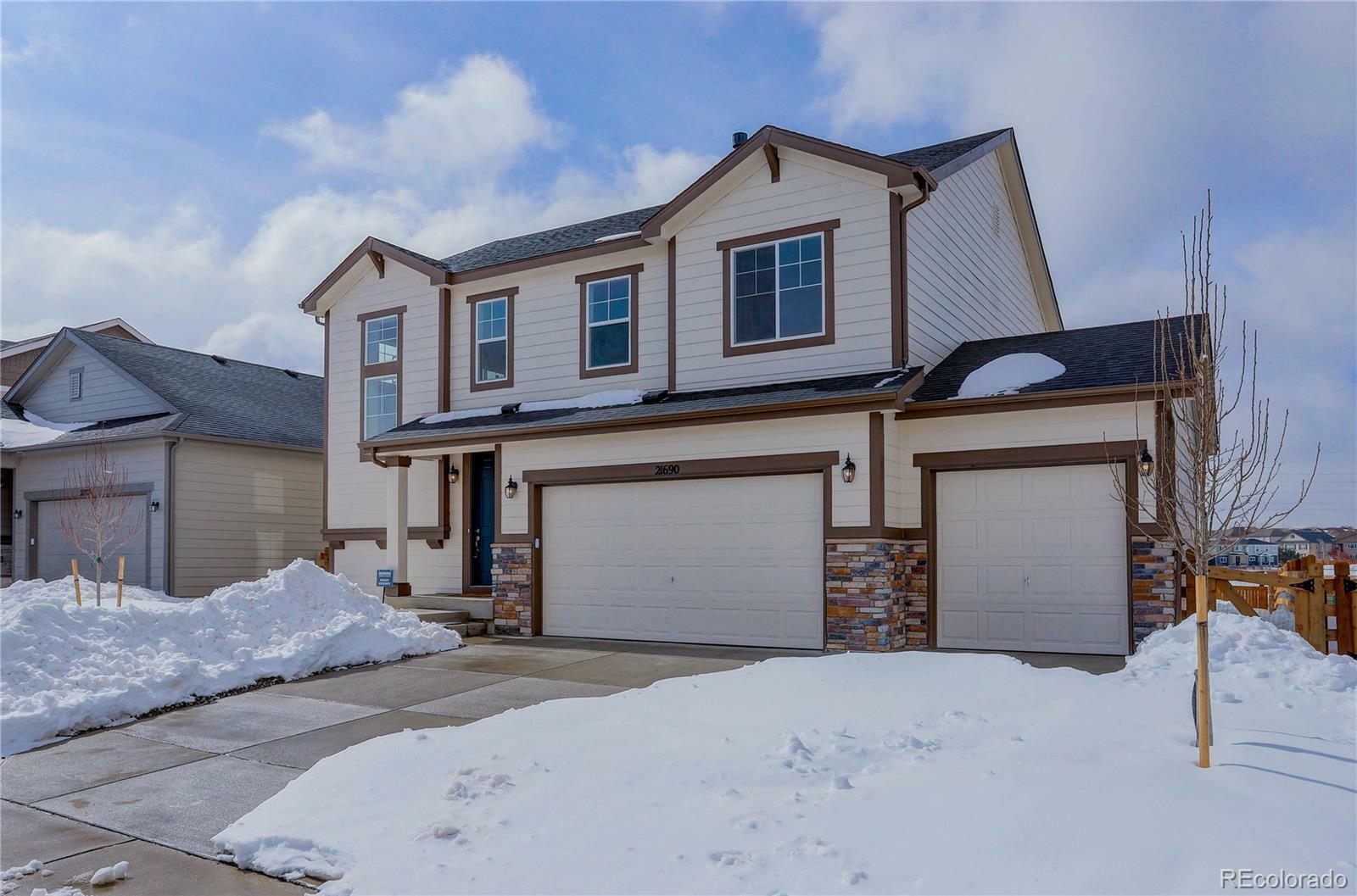 Property Photo: 21690 E Tufts Circle CO 80015