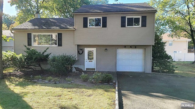 Property Photo:  453 North Farview Avenue  NJ 07652 