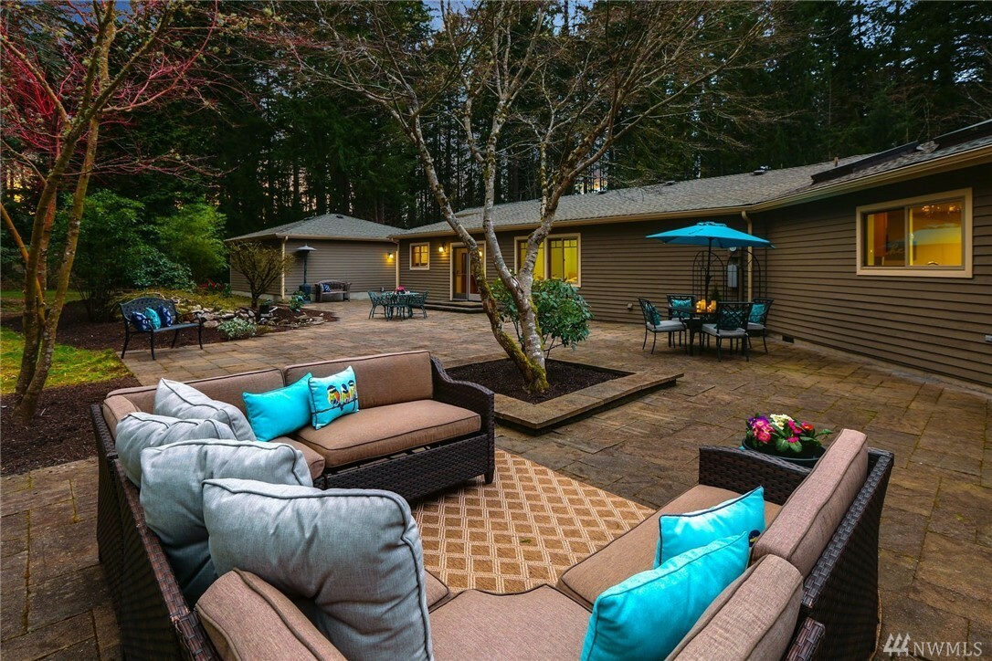 Property Photo:  26421 SE Duthie Hill Rd  WA 98029 