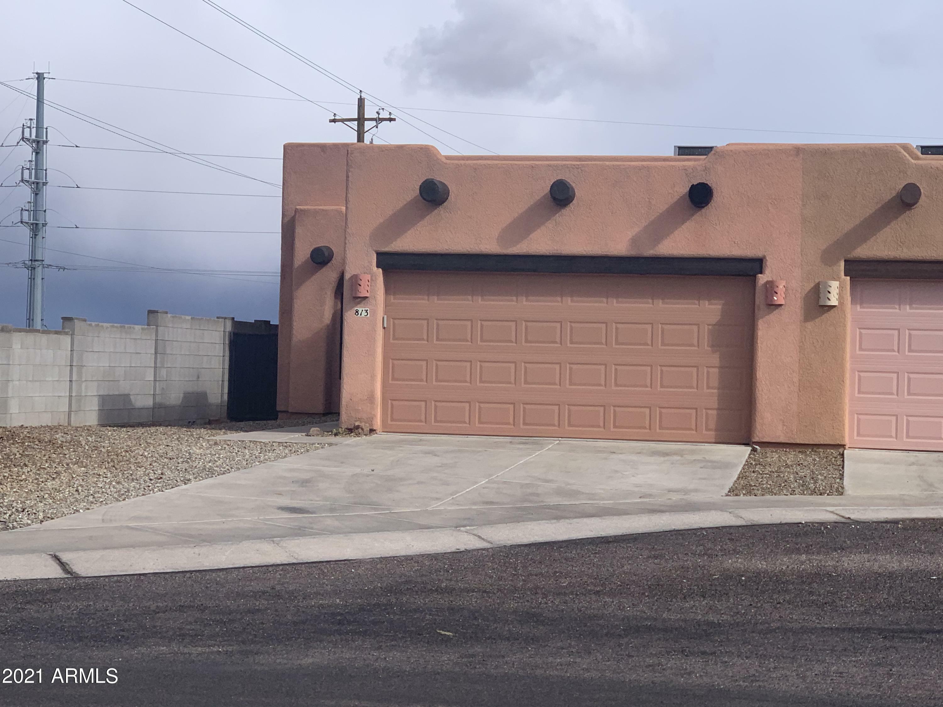 Property Photo:  813 Ocotillo Drive  AZ 85635 