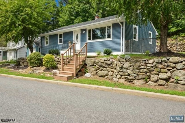 Property Photo:  30 Oak Street  NJ 07403 