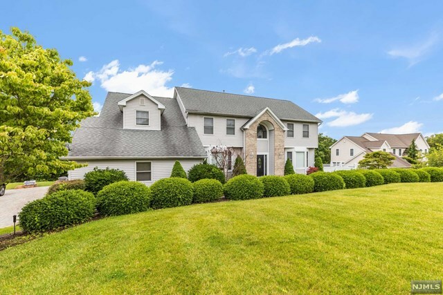 Property Photo: 17 Stone Cliff Terrace NJ 07438