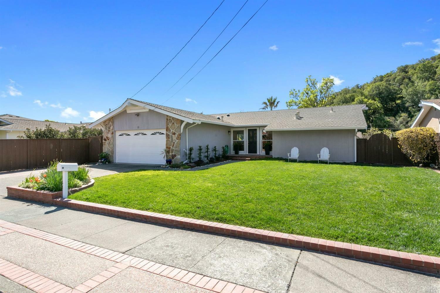 Property Photo:  11 Unionstone Drive  CA 94903 