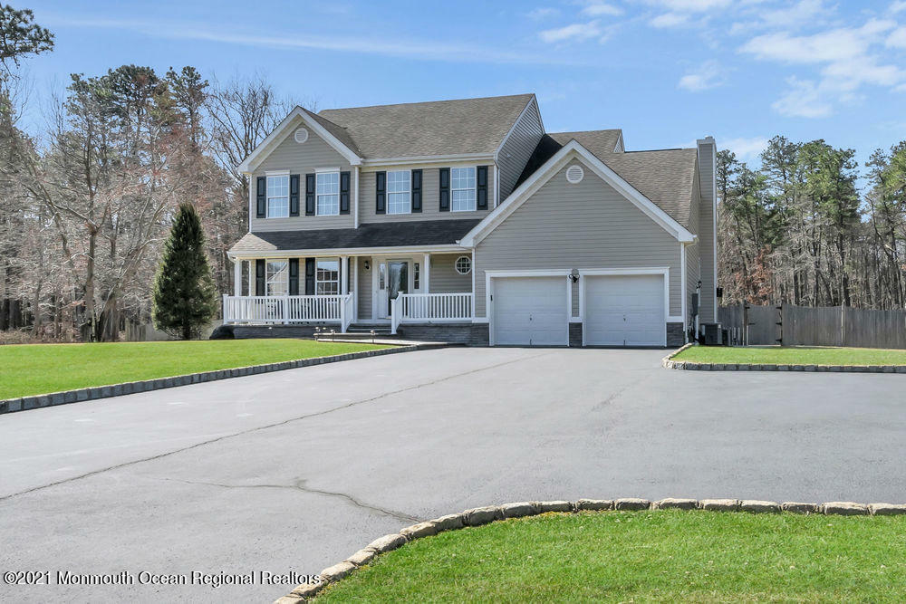 Property Photo:  30 Goldfinch Road  NJ 08527 