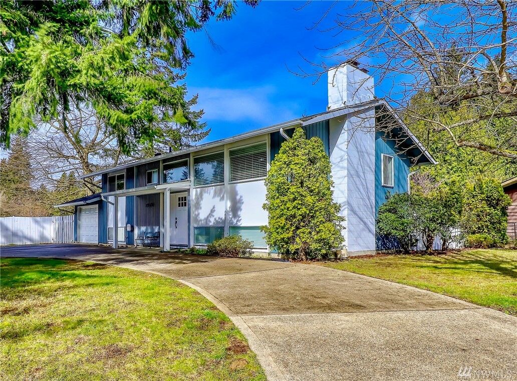 Property Photo:  2623 Madrona Dr SE  WA 98366 