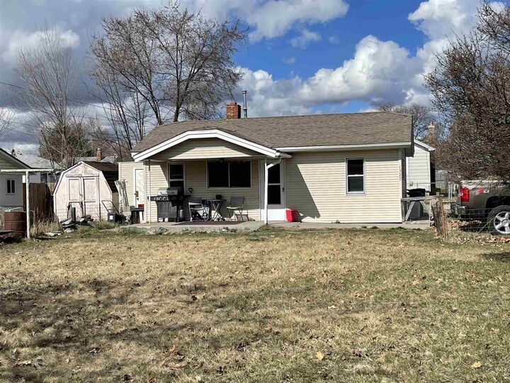 1327 E Bridgeport Ave  Spokane WA 99207-2816 photo