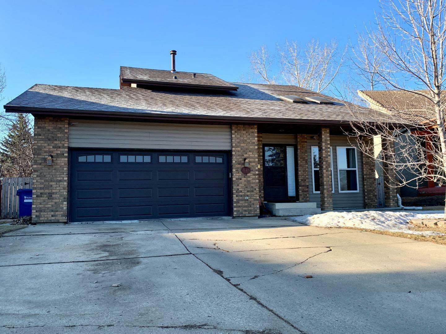 Property Photo: 131 McLevin Crescent AB T4R 1S8