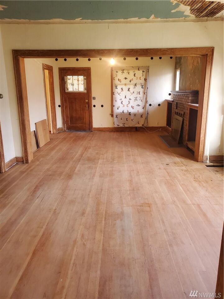 Property Photo:  2706 21st St  WA 98201 