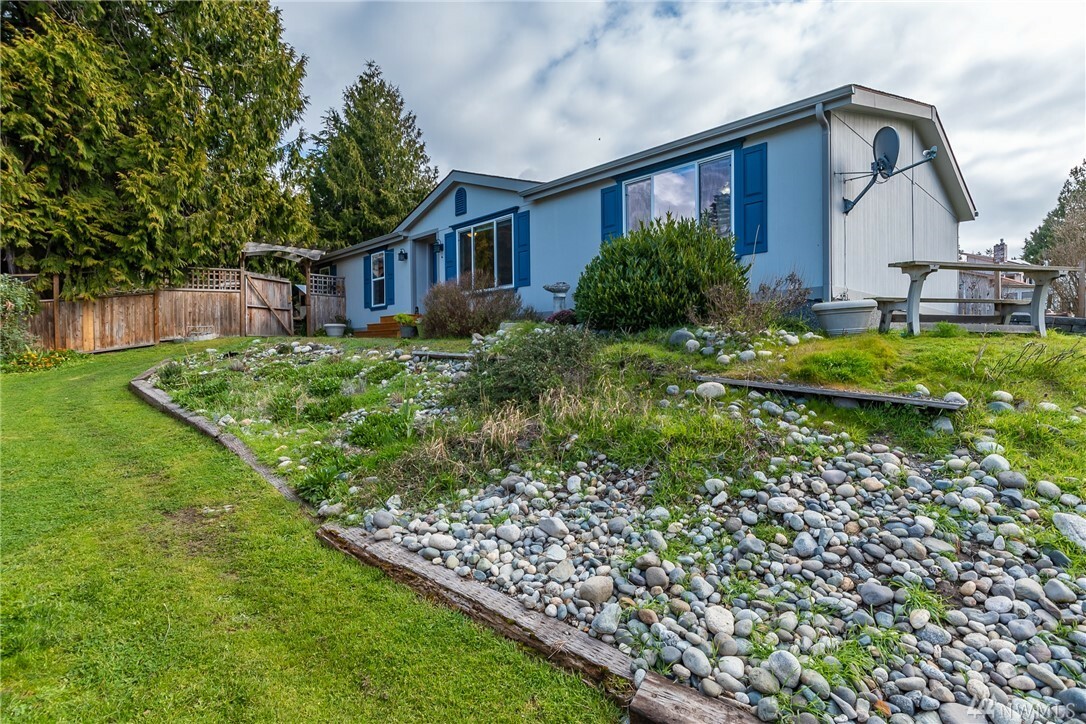 605 Olympic View Dr  Coupeville WA 98239 photo