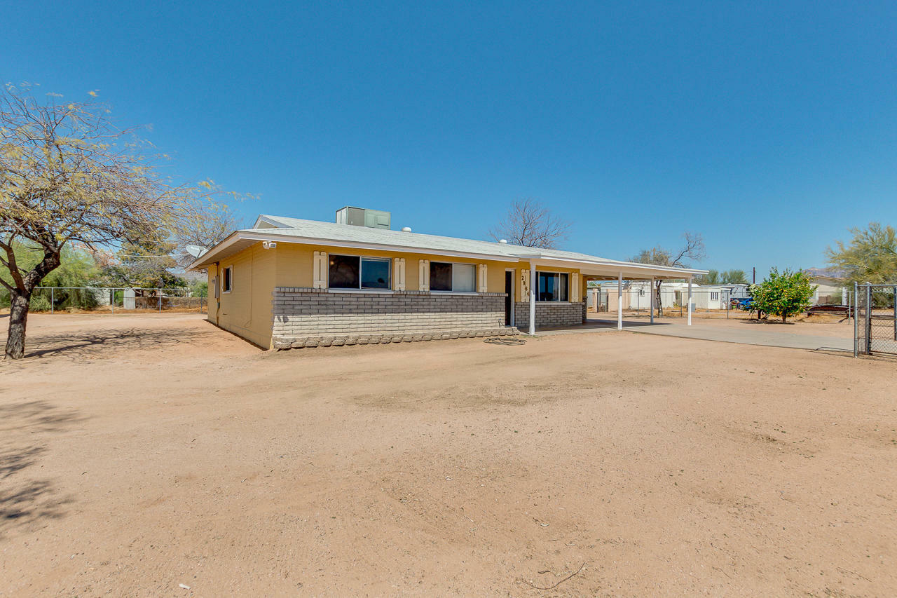 Property Photo:  2964 W Roundup Street  AZ 85120 