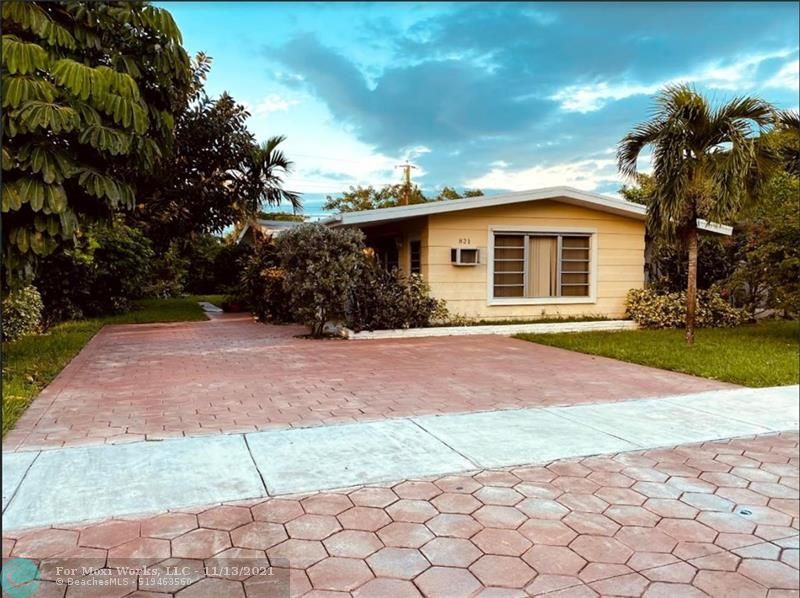 Property Photo:  821 6 Street  FL 33009 