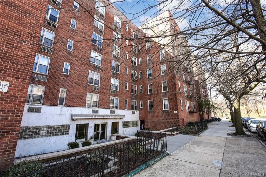 Property Photo: 610 Waring Avenue 6K NY 10467