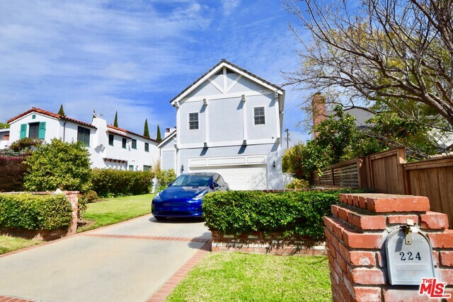 224  S Anita Ave  Los Angeles CA 90049 photo