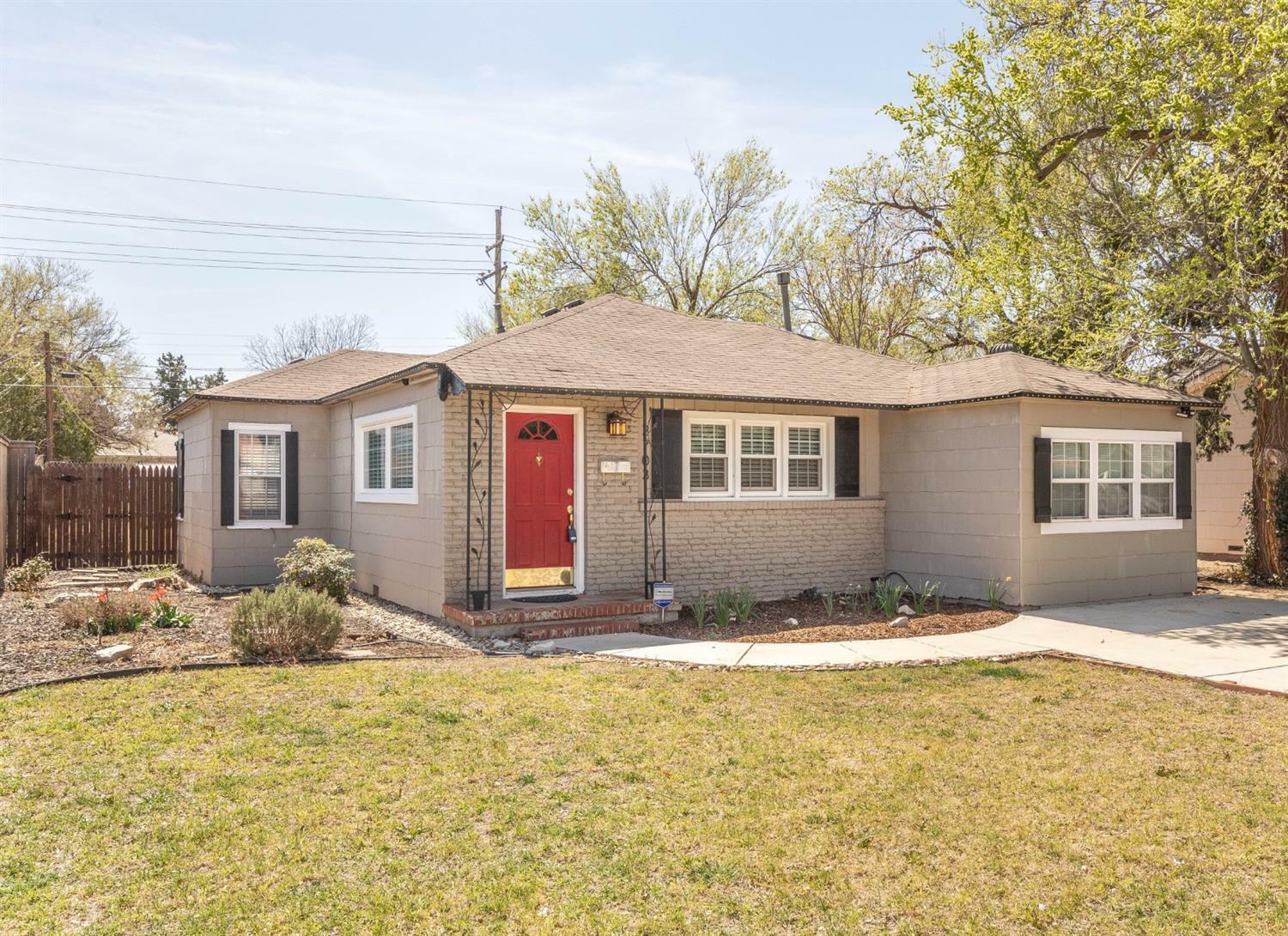 Property Photo:  2703 30th Street  TX 79410 