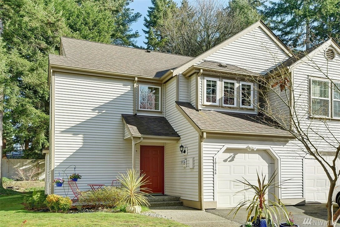 Property Photo:  10166 NE 135th Lane 42  WA 98034 