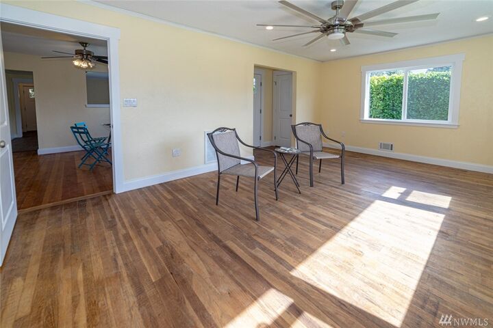 Property Photo:  3003 Trenton Ave  WA 98310 