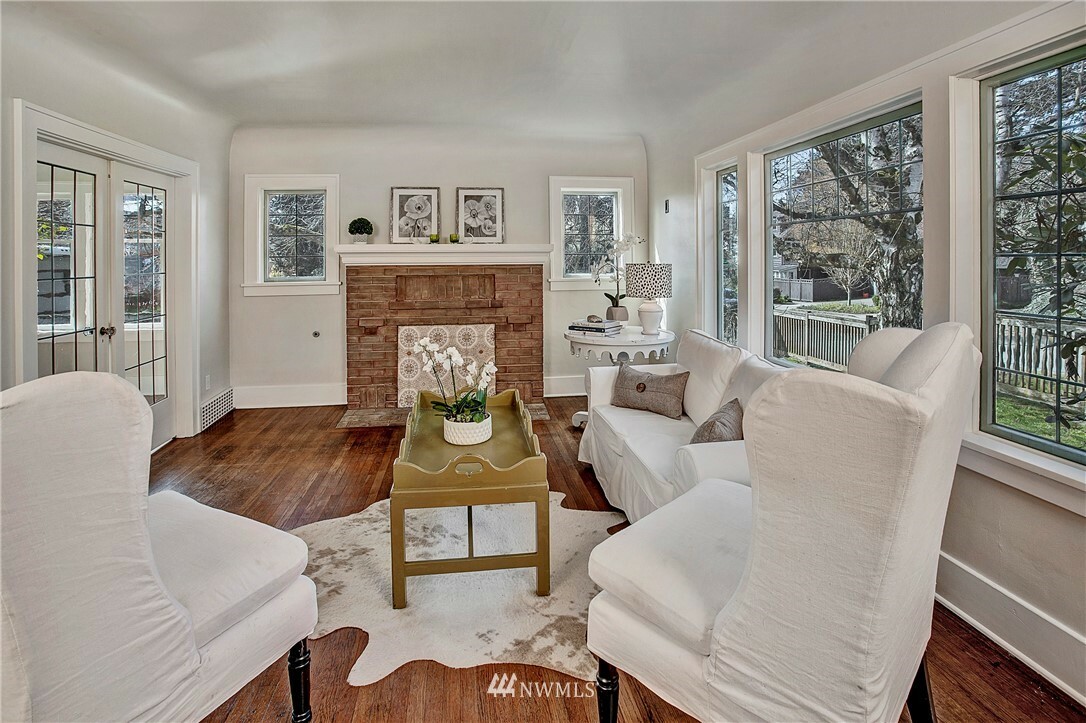 Property Photo: 1751 N 88th Street WA 98103