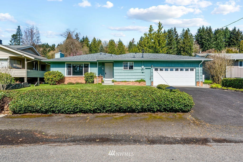 Property Photo:  1227 Spruce Street  WA 98632 