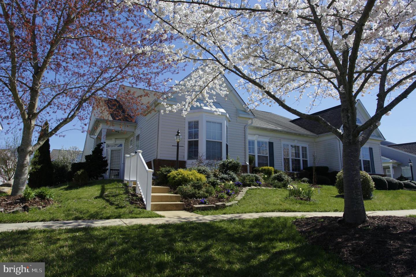 Property Photo: 12921 Fetlar Way VA 20136