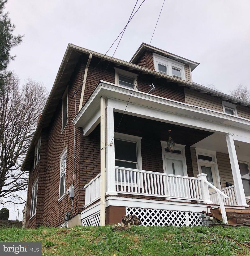 Property Photo:  729 N 2nd Street  PA 17113 