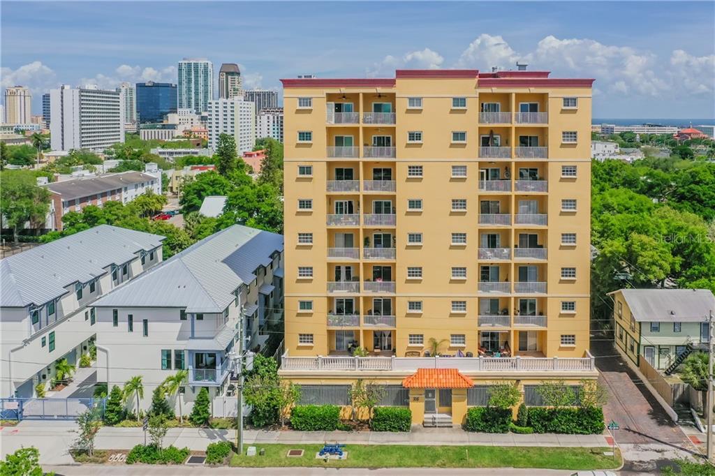 Property Photo: 316 8th Street S 104 FL 33701