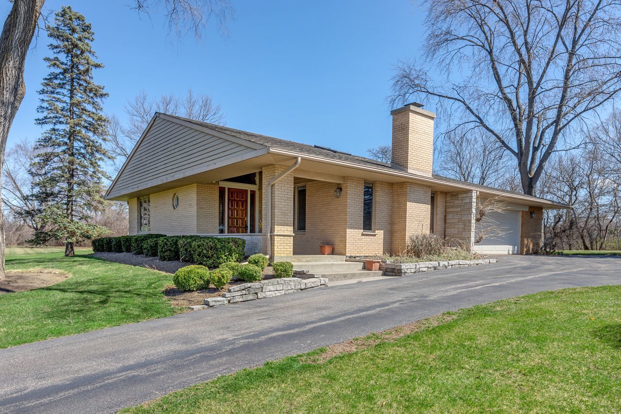 Property Photo:  91 Dundee Lane  IL 60010 