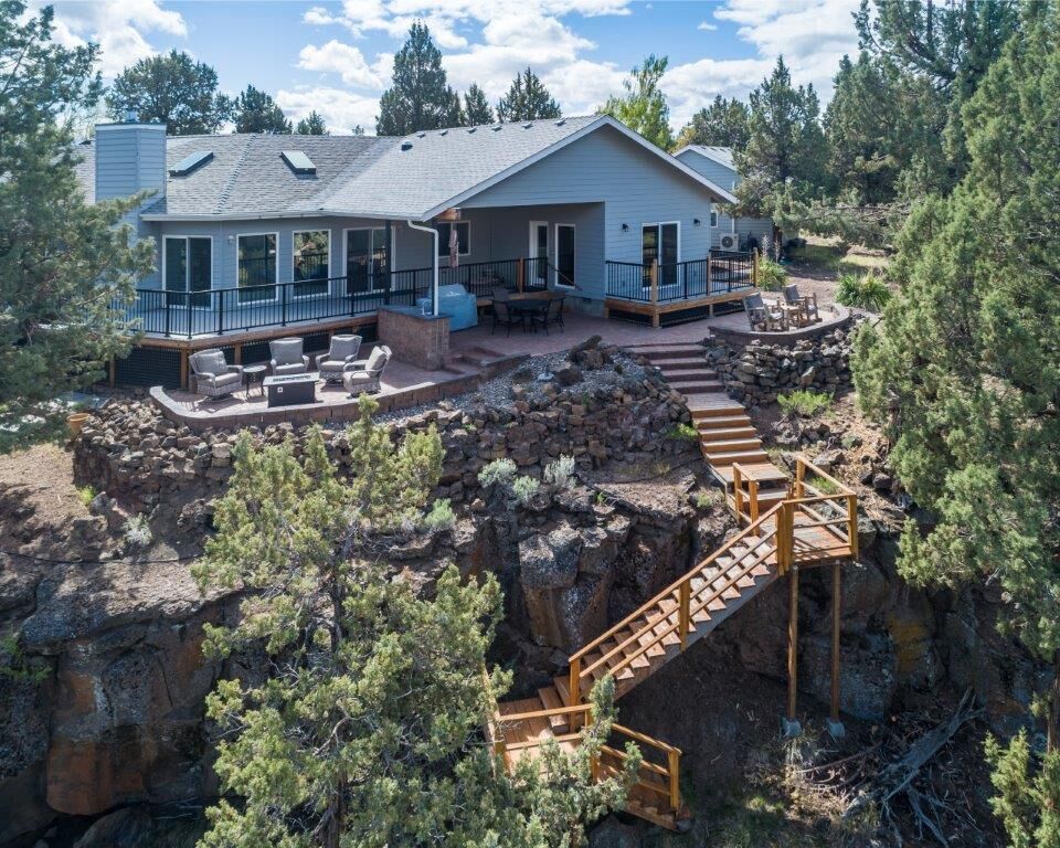 Property Photo:  8090 NW Grubstake Way  OR 97756 