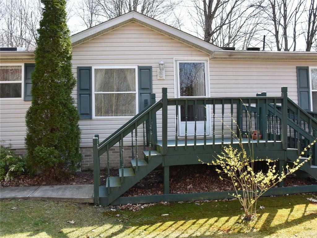 Property Photo:  1690 Lakeview Drive  PA 16424 