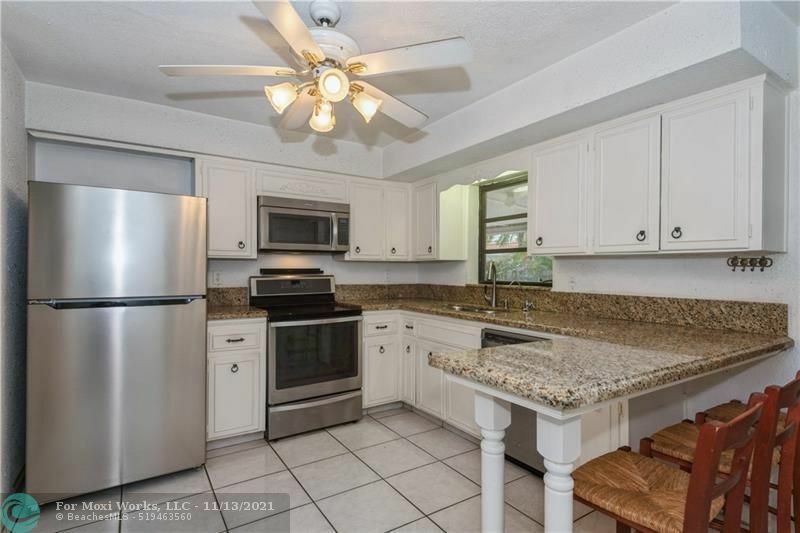 Property Photo:  811 SE 2nd Ter  FL 33060 