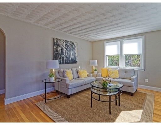 Property Photo:  5 Place Ln  MA 01801 