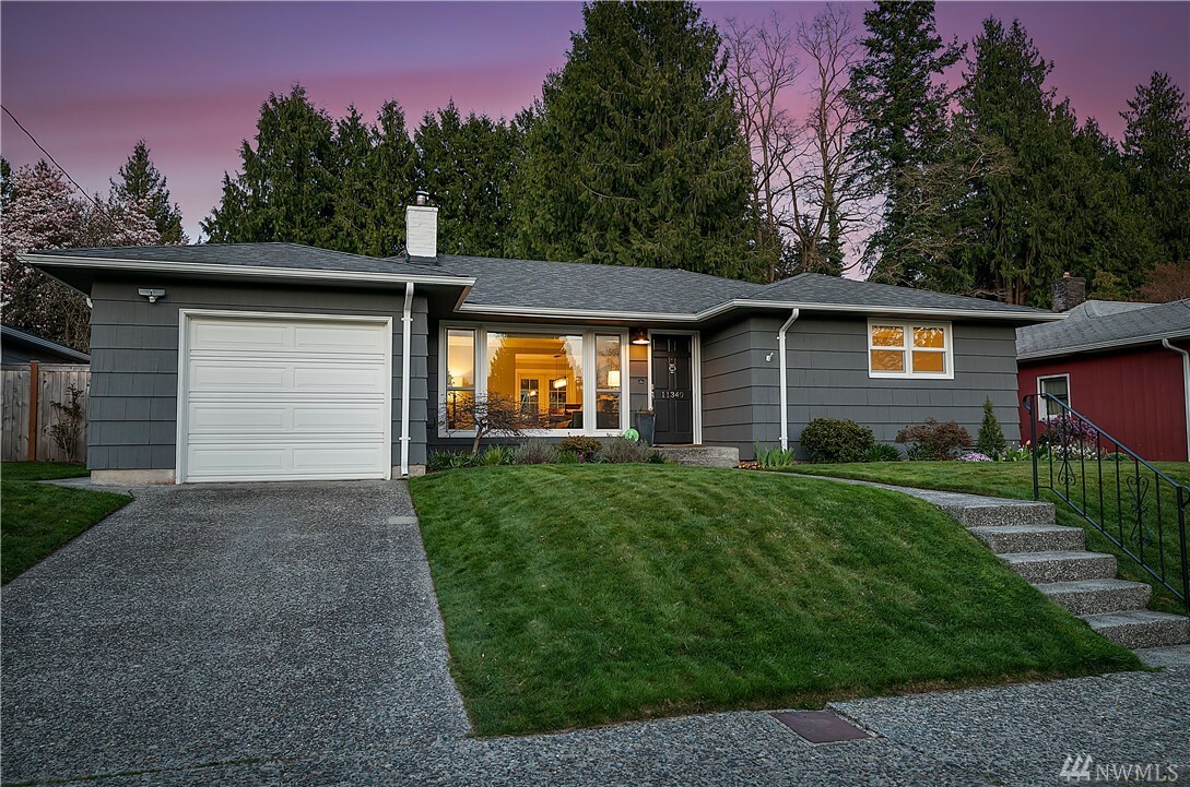 Property Photo:  11340 Bartlett Ave NE  WA 98125 