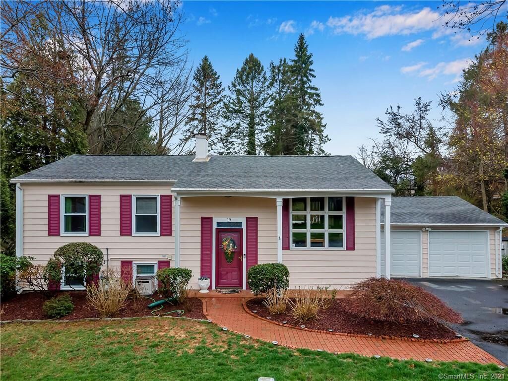 Property Photo:  19 Wayne Road  CT 06460 