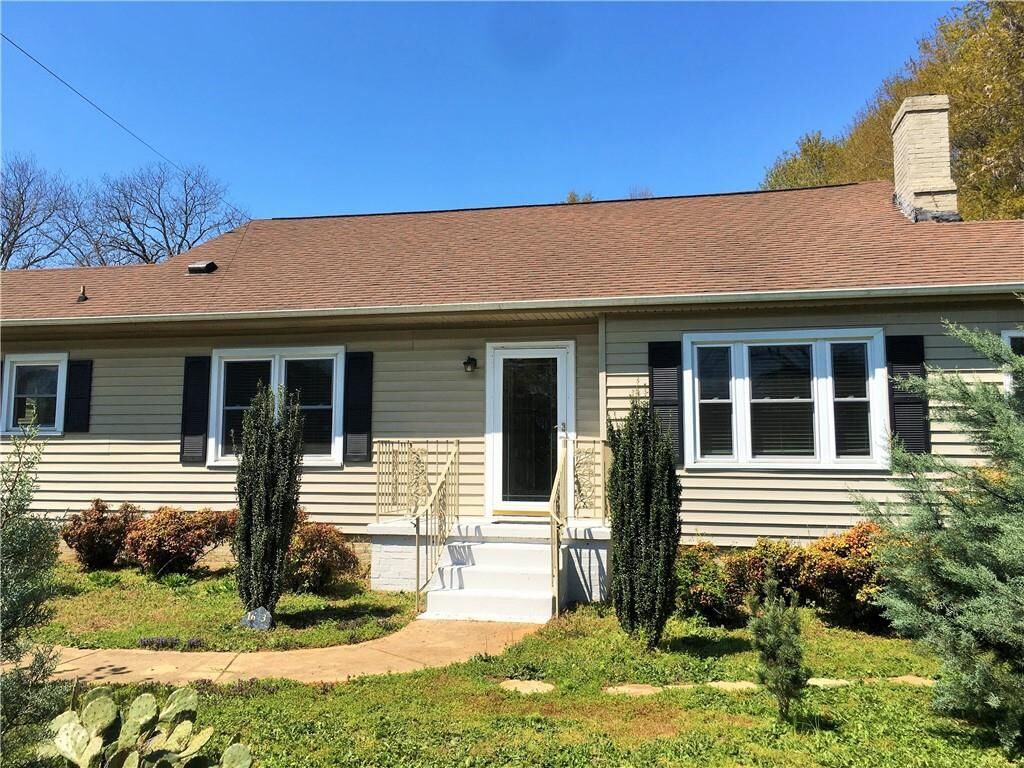 Property Photo: 1603 E Calhoun Street SC 29621