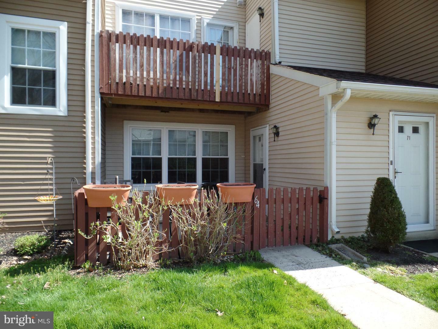 Property Photo:  64 Woodbine Court  PA 19044 