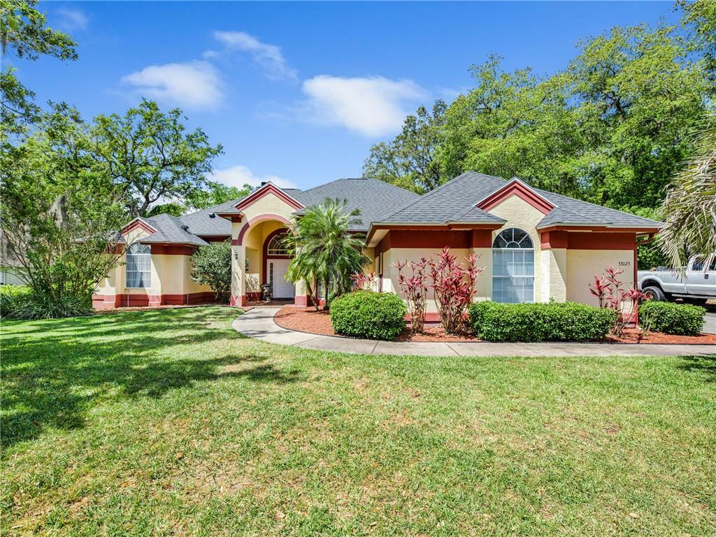 Property Photo:  33025 Lake Bend Circle  FL 34788 