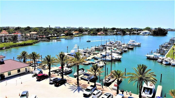 Property Photo:  505 N Tamiami Trail N Tamami Trail Unit#301 B  FL 34285 