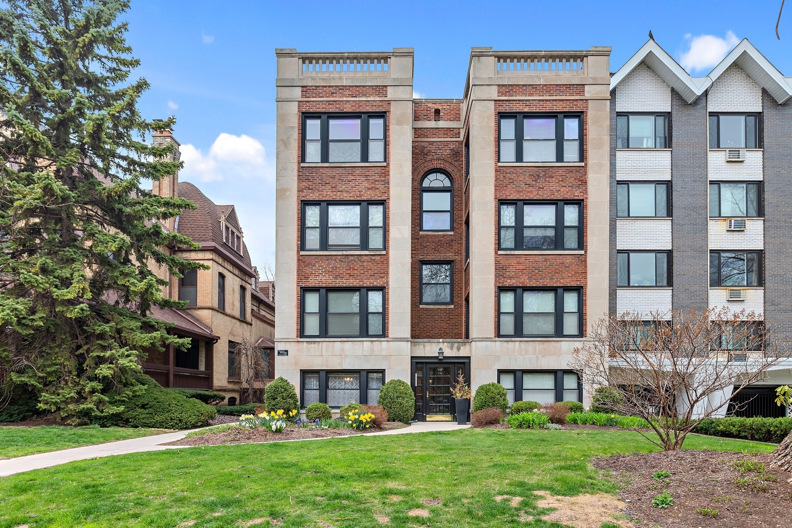 Property Photo:  558 W Deming Place 1  IL 60614 