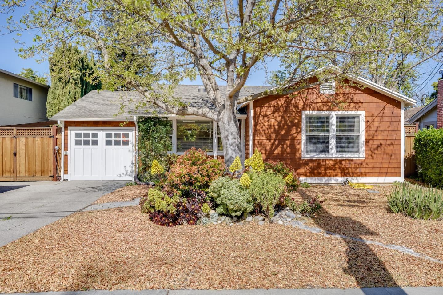 1131 King Street  Redwood City CA 94061 photo