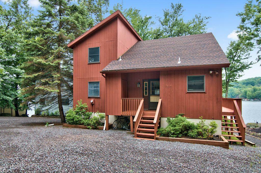 Property Photo:  2045 Roamingwood Road  PA 18436 