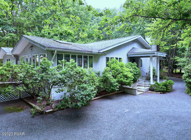 Property Photo:  805 Falling Brook Court  PA 18428 