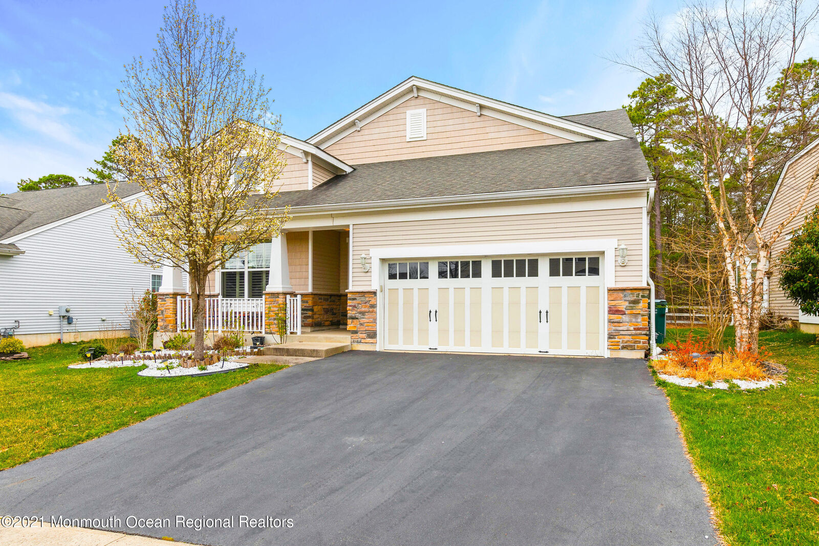 Property Photo:  123 Newport Way  NJ 08087 