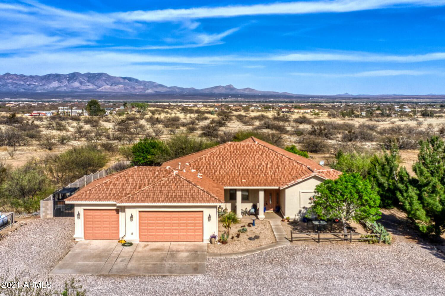 Property Photo: 9093 S Tequila Sunrise Road AZ 85615